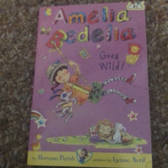 2 piece set Amelia Bedelia books, excellent condition - Picture 6 of 11